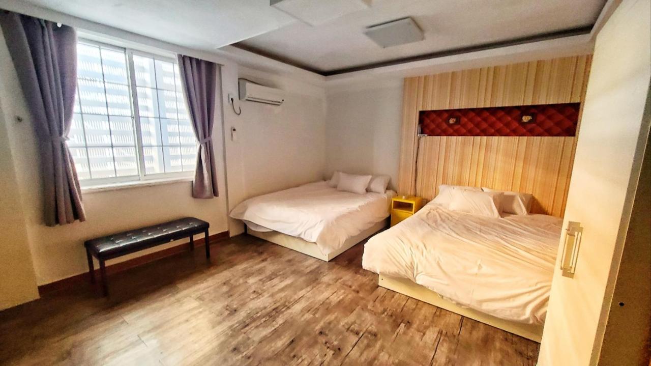 Kimchee Busan Downtown Guesthouse ภายนอก รูปภาพ