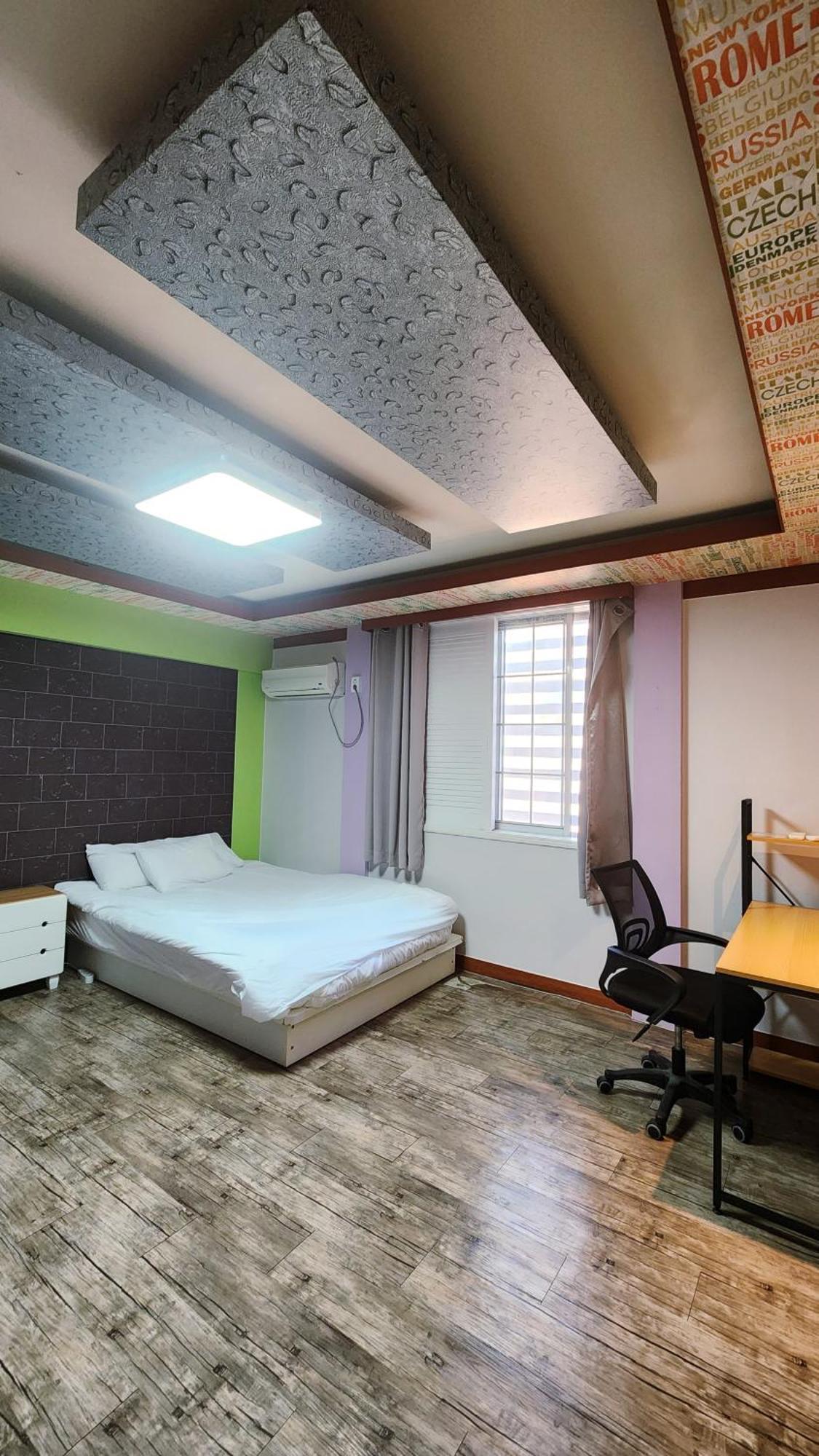 Kimchee Busan Downtown Guesthouse ภายนอก รูปภาพ